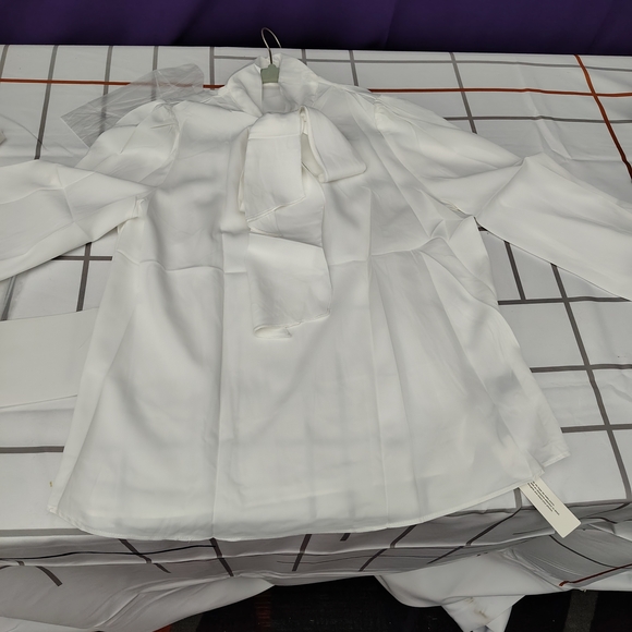 White Long Sleeve Bow Tie Neck Blouse - Picture 4 of 8